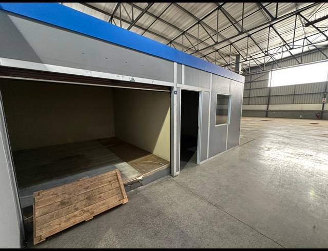 2,294M² WAREHOUSE TO LET IN COSMO BUSINESS PARK